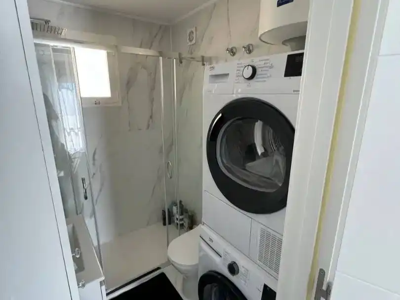 Bany de Dúplex en venda en Torrevieja amb Aire condicionat, Piscina i Balcó