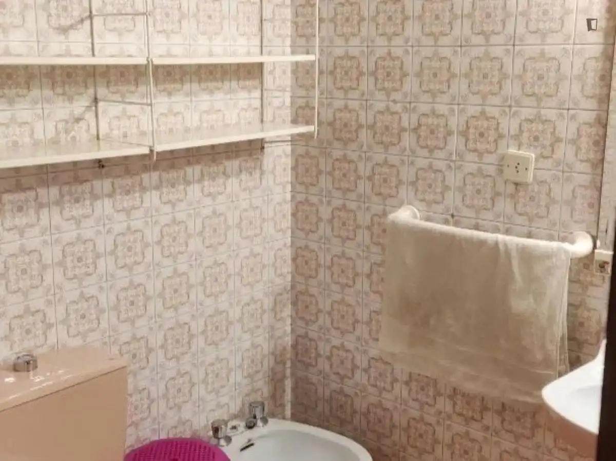 Bany de Casa o xalet per a compartir en Salamanca amb Calefacció, Moblat i Forn