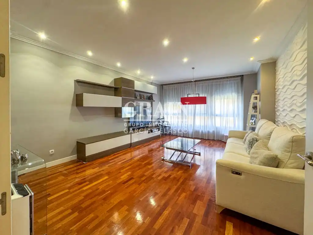 Living room of Flat for sale in Albacete  with Air Conditioner, Heating and Storage room