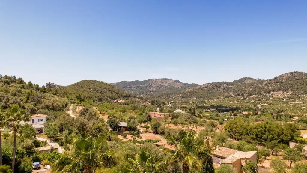 Vista exterior de Finca rústica en venda en Andratx amb Aire condicionat, Calefacció i Jardí privat