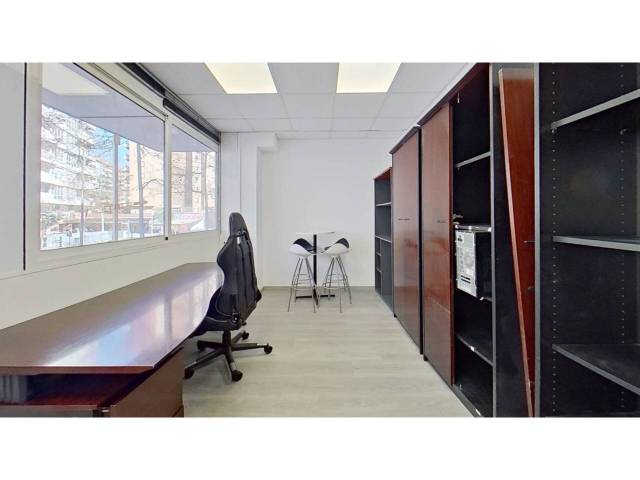 Oficina en Venta en Verdum en Porta