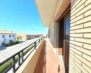 Exterior view of Flat for sale in Fuentes de Ebro  with Terrace and Balcony