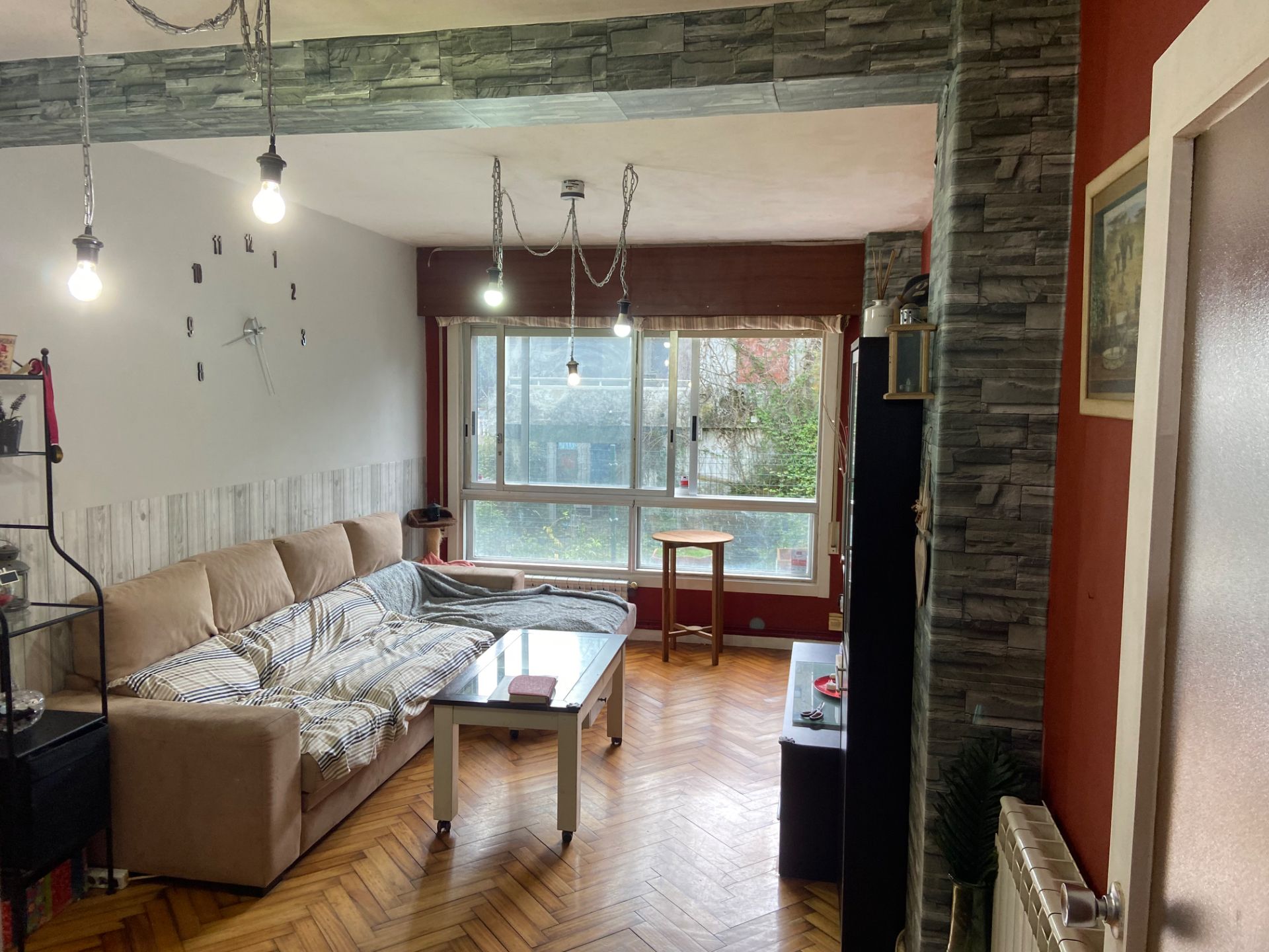 Sala de estar de Piso en venta en Vigo  con Calefacción, Parquet y Trastero