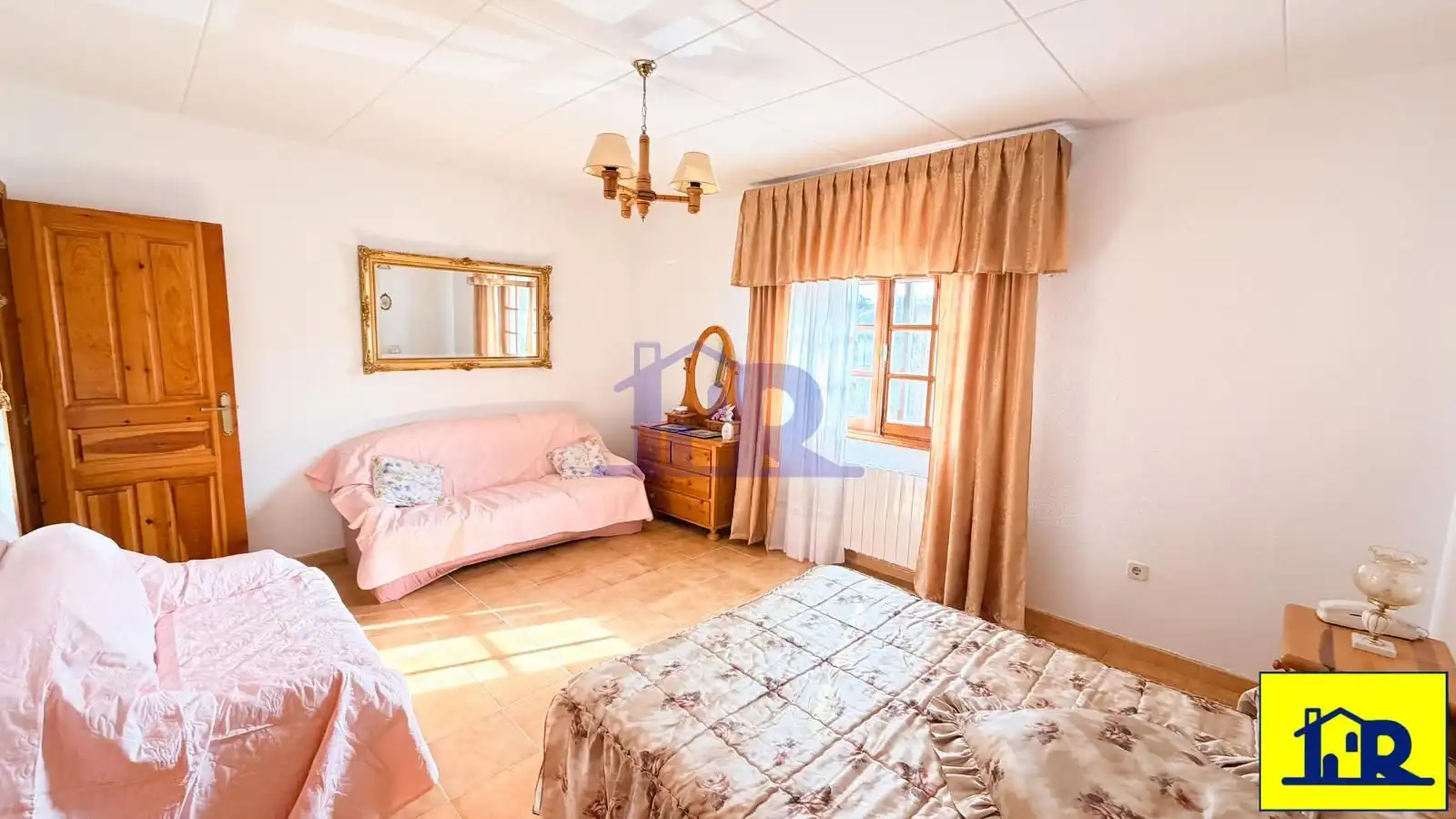 Habitación de Casa o chalet en venta en Fuentes con Calefacción, Terraza y Trastero