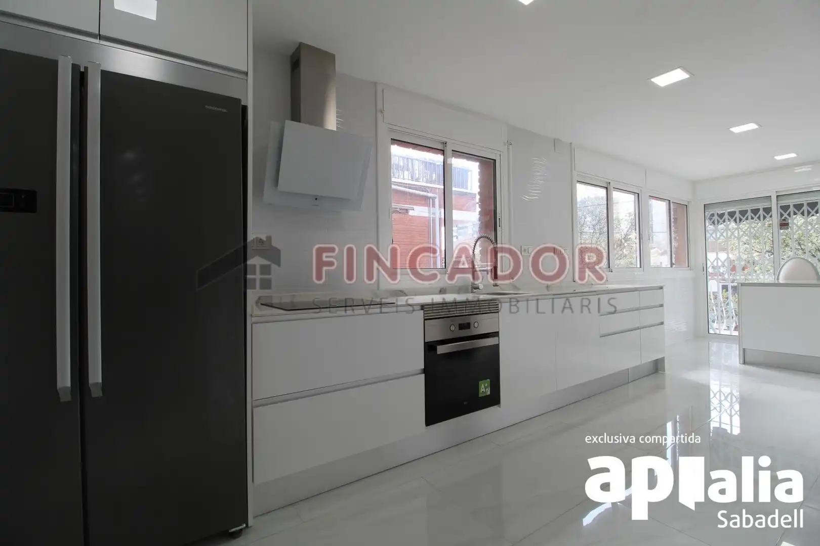 Casa amb terrassa en venda a Carrer dels Pirineus, imagen 12