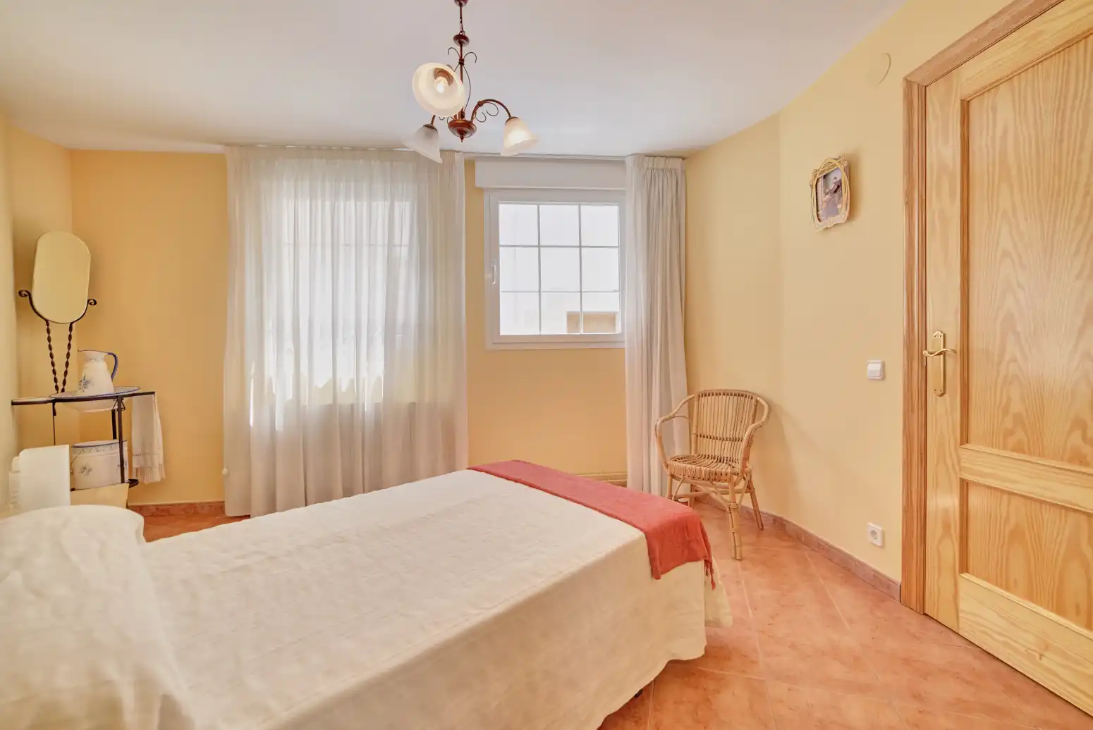 Dormitori de Casa o xalet en venda en Valle de Yerri / Deierri amb Calefacció, Terrassa i Traster