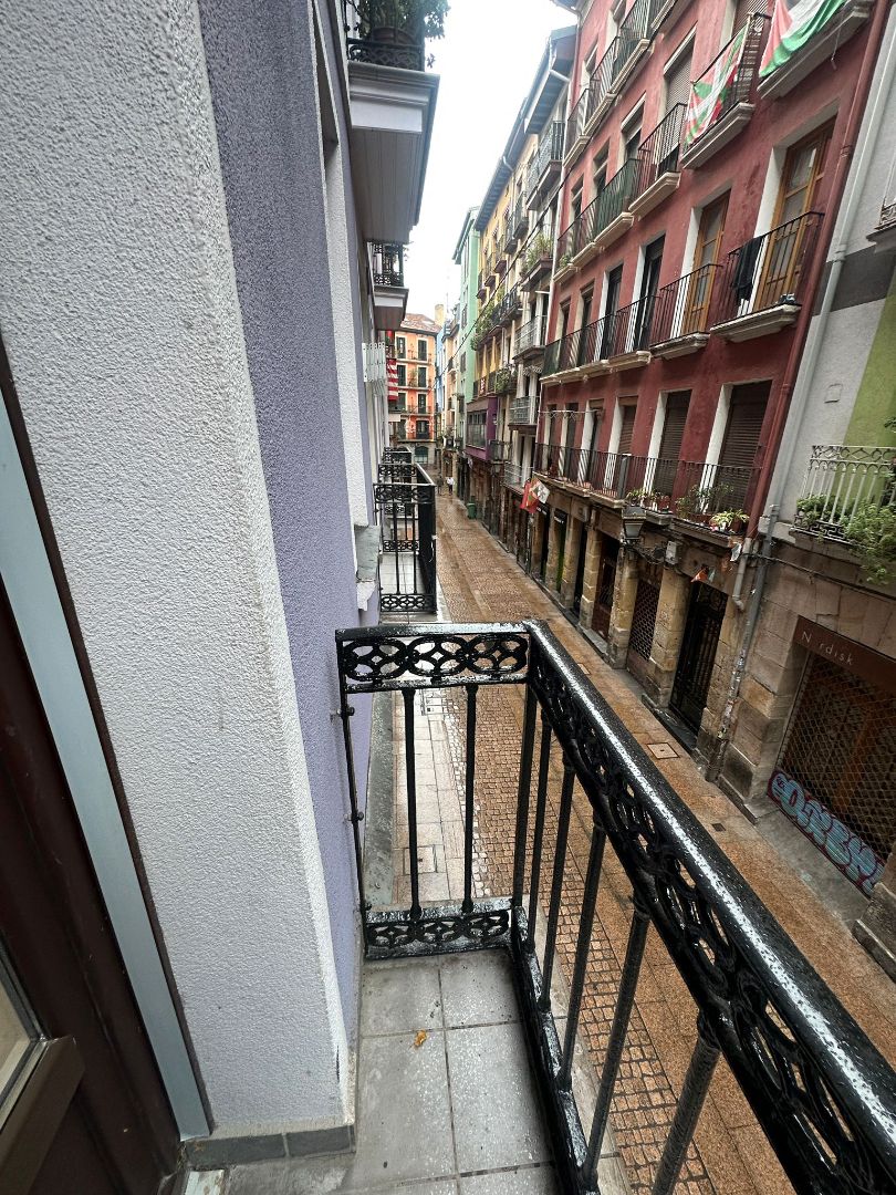 Flat for sale in Barrenkale, 13, Casco Viejo, Ibaiondo