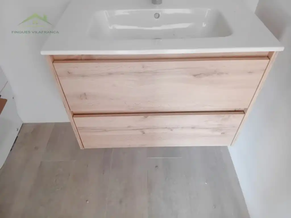 Bathroom of Houses for sale in El Pla del Penedès