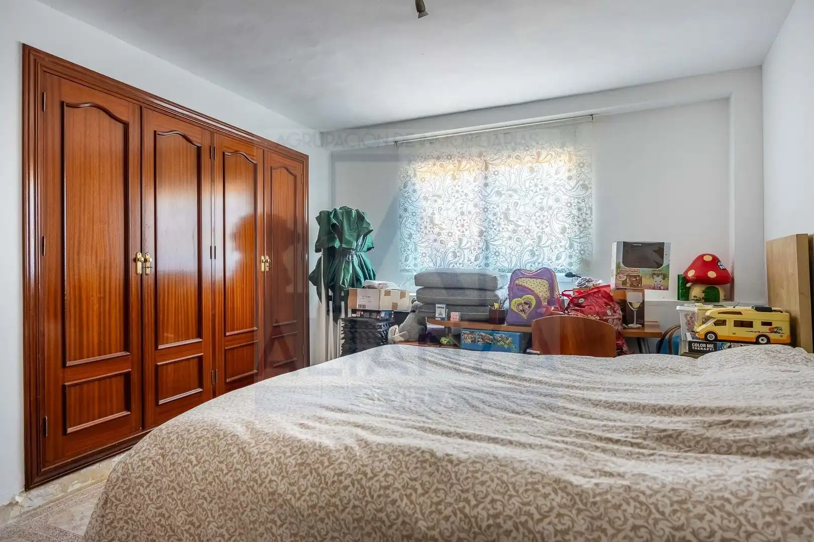 Bedroom of Houses for sale in Valencina de la Concepción  with Air Conditioner, Private garden and Community pool