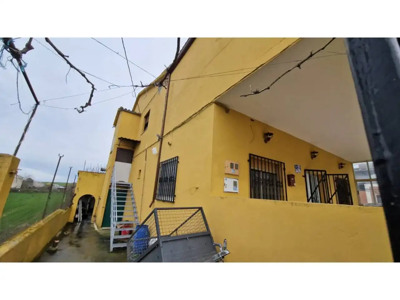 Vista exterior de Edificio en venta en Gallegos de Argañán