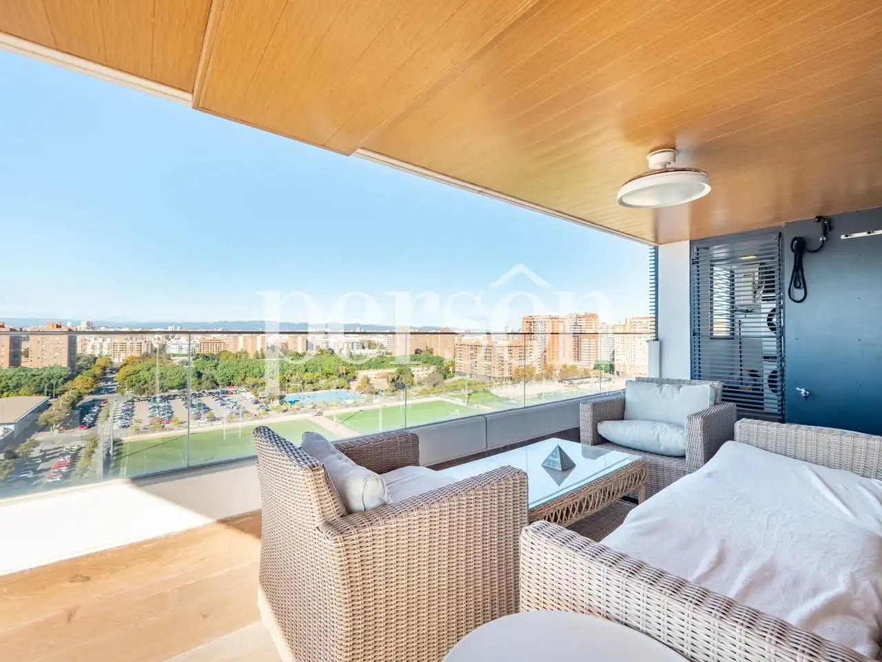 Terrasse von Wohnung zum Verkauf in Valencia mit Klimaanlage, Terrasse und Schwimmbad