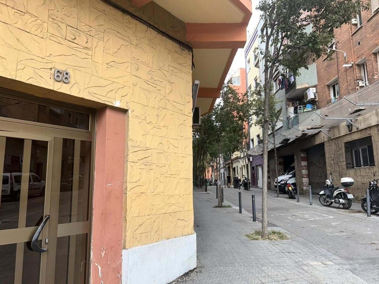 Exterior view of Flat for sale in L'Hospitalet de Llobregat