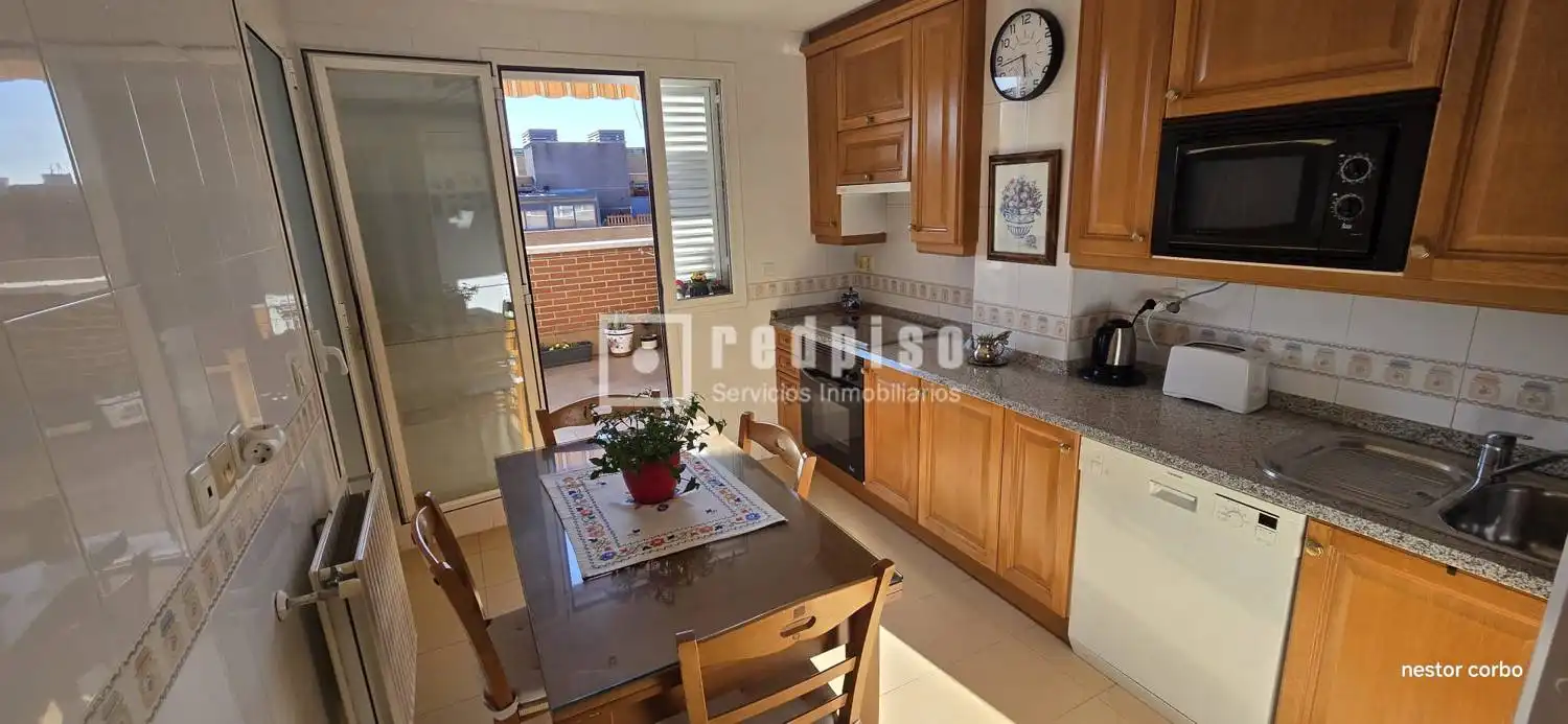Kitchen of Flat for sale in Torrejón de Ardoz  with Heating, Private garden and Parquet flooring