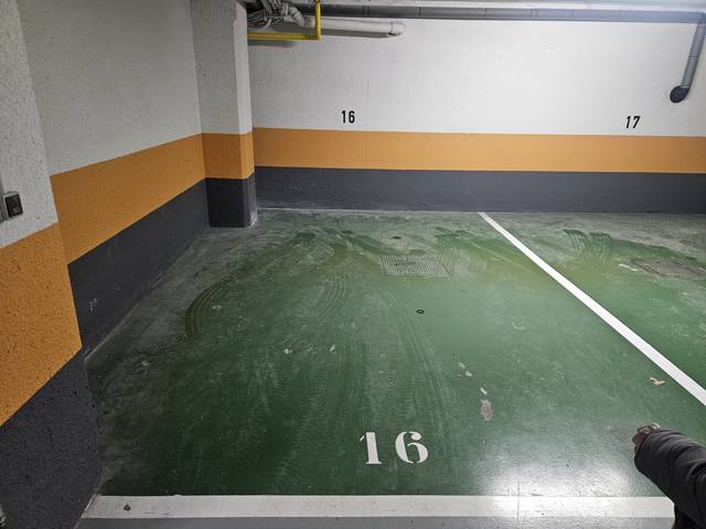 Garaje en Venta en Calle esquiroz en Iturrama