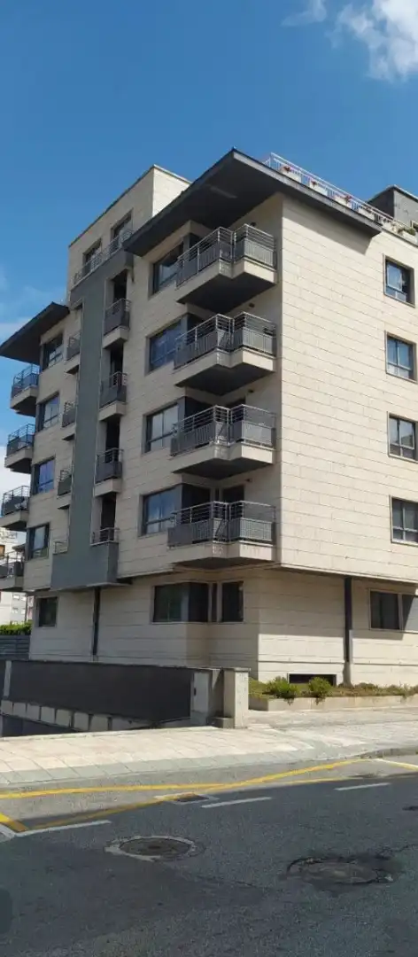 Außenansicht von Wohnungen zur Miete in Vilagarcía de Arousa mit Terrasse, Abstellraum und Möbliert