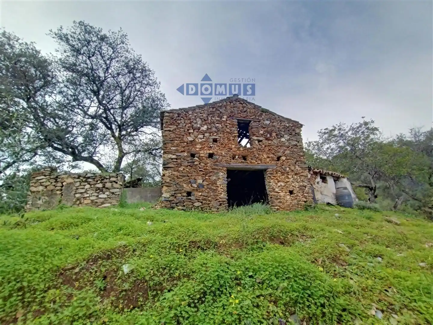 Casa rústica en venda a Algatocín