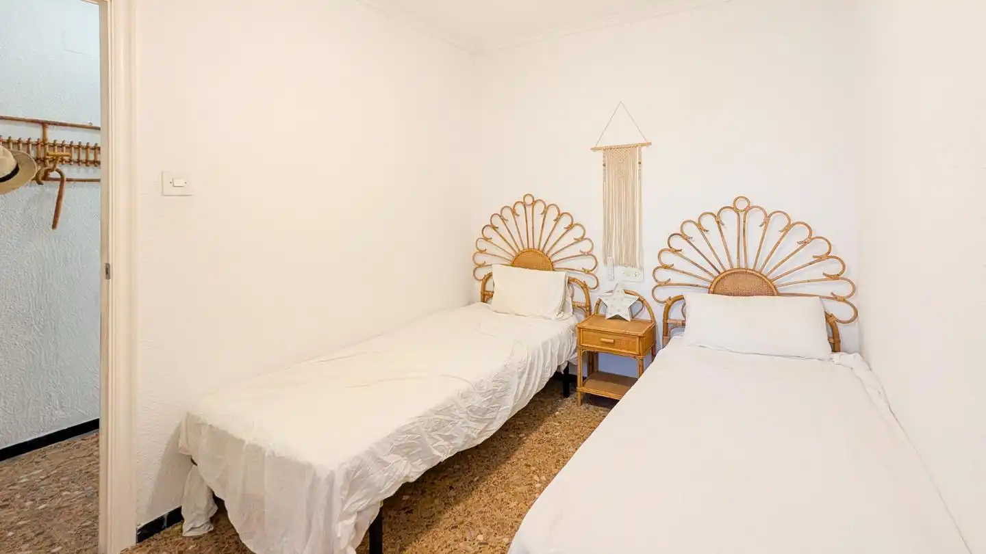 Habitación de Piso en venta en Santa Pola con Terraza, Trastero y Amueblado
