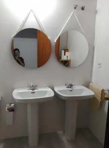 Bany de Pis de lloguer en Sevilla amb Aire condicionat, Moblat i Piscina comunitària