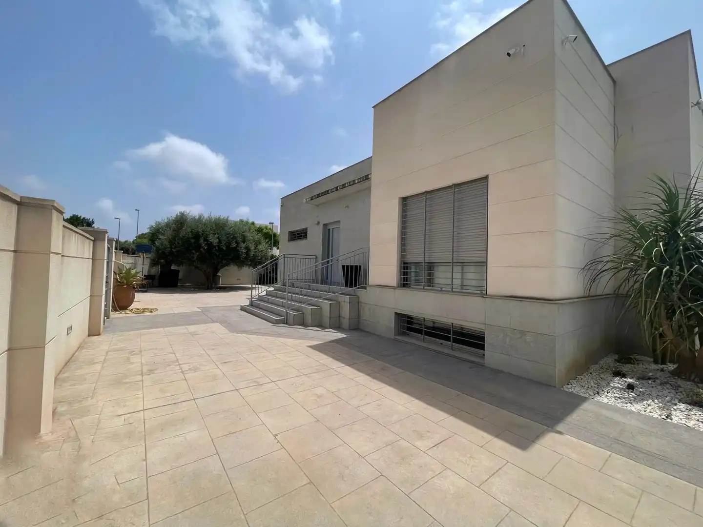 Exterior view of Houses for sale in Mutxamel  with Air Conditioner, Private garden and Storage room