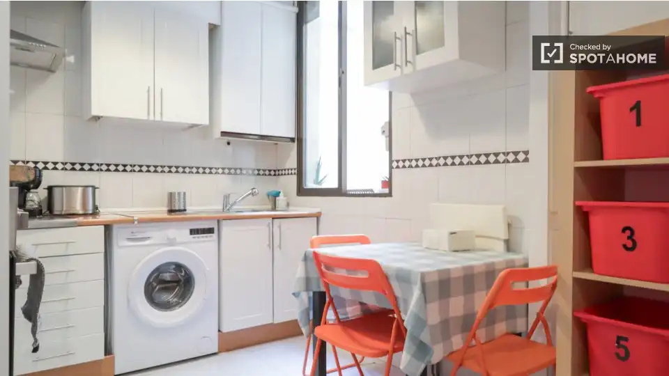 Cocina de Piso de alquiler en Madrid con Aire acondicionado, Calefacción y Amueblado