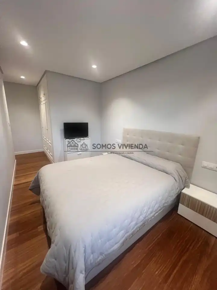Dormitori de Apartament en venda en Ourense Capital  amb Calefacció