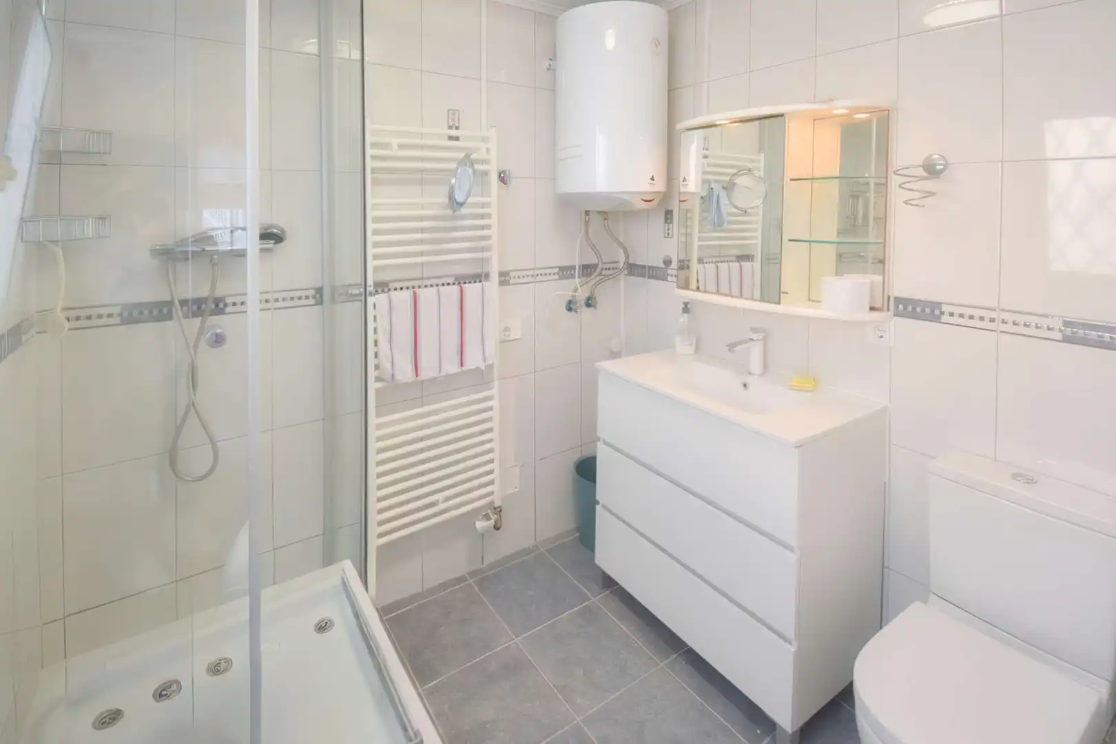 Bathroom of Houses for sale in Alcúdia  with Air Conditioner, Terrace and Furnished