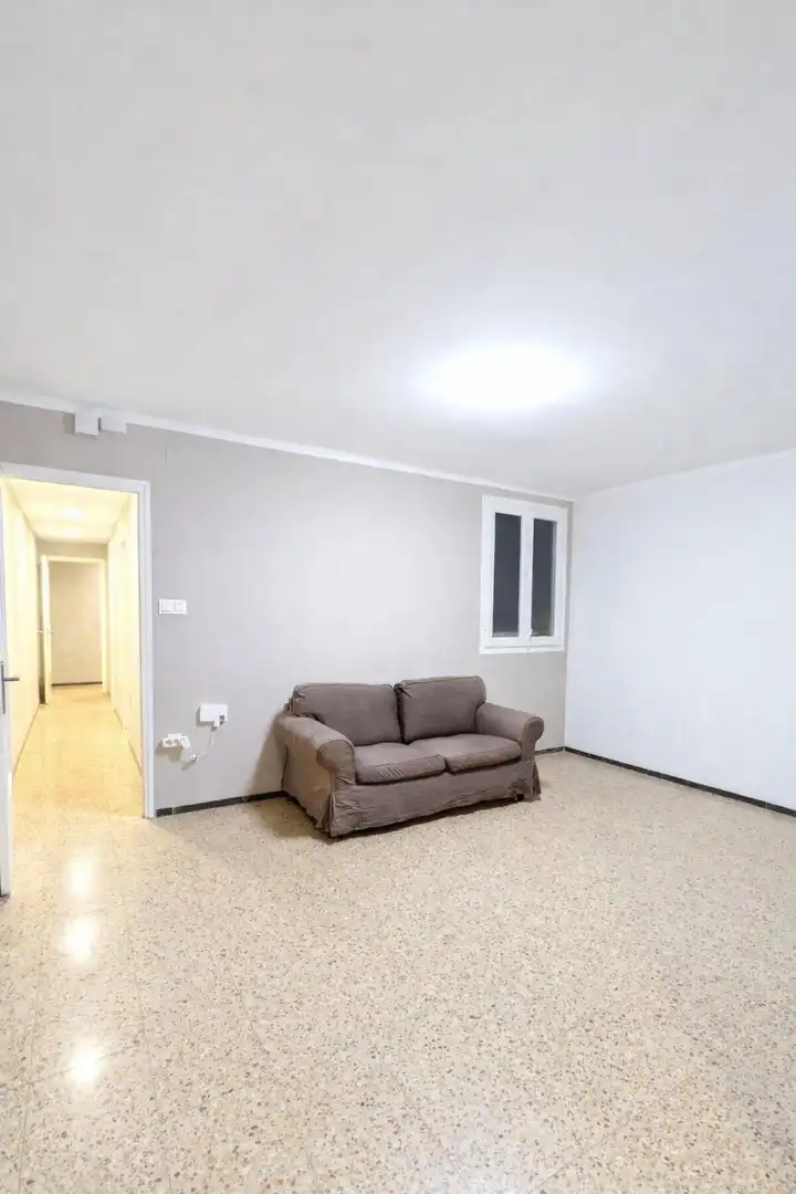 Piso en venta en Cerdanyola del Vallès con Balcón y Alarma