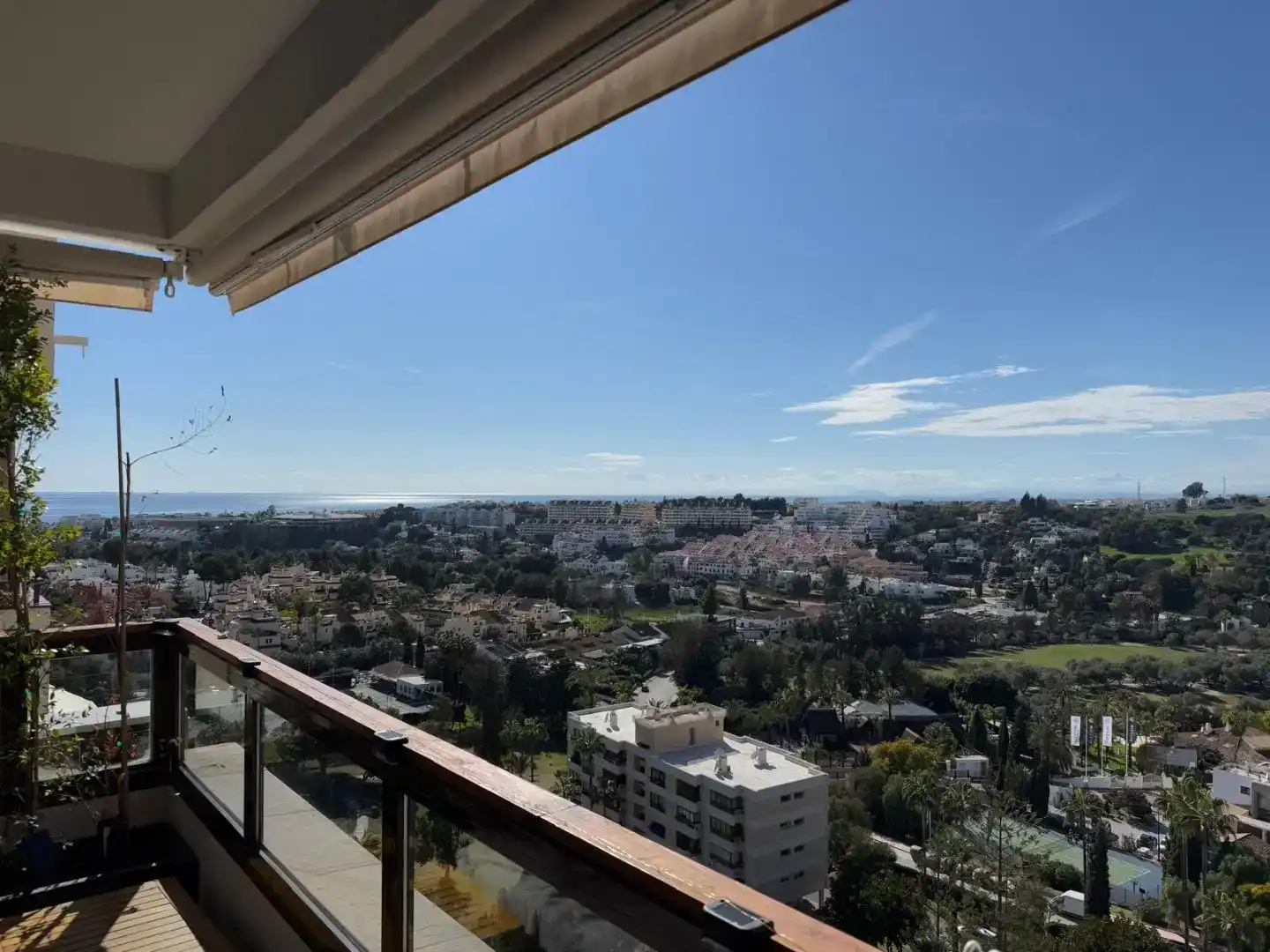 Außenansicht von Wohnung zur Miete in Marbella mit Klimaanlage, Schwimmbad und Möbliert
