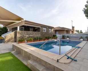 Piscina de Casa o xalet de lloguer en Chiva amb Terrassa i Piscina