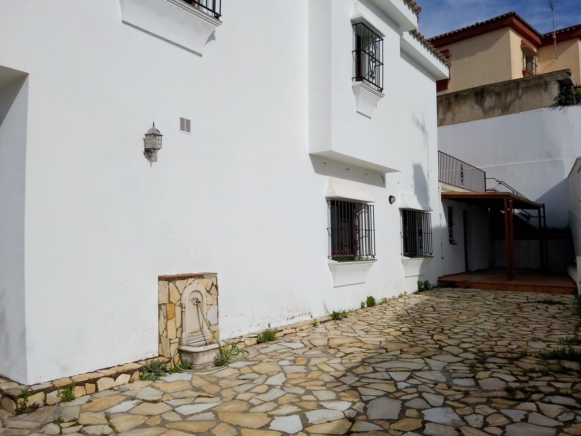 Exterior view of Single-family semi-detached for sale in Medina-Sidonia  with Terrace