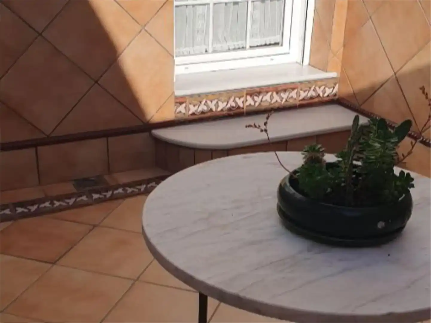 Terrassa de Casa adosada en venda en Sevilla amb Aire condicionat, Piscina i Moblat