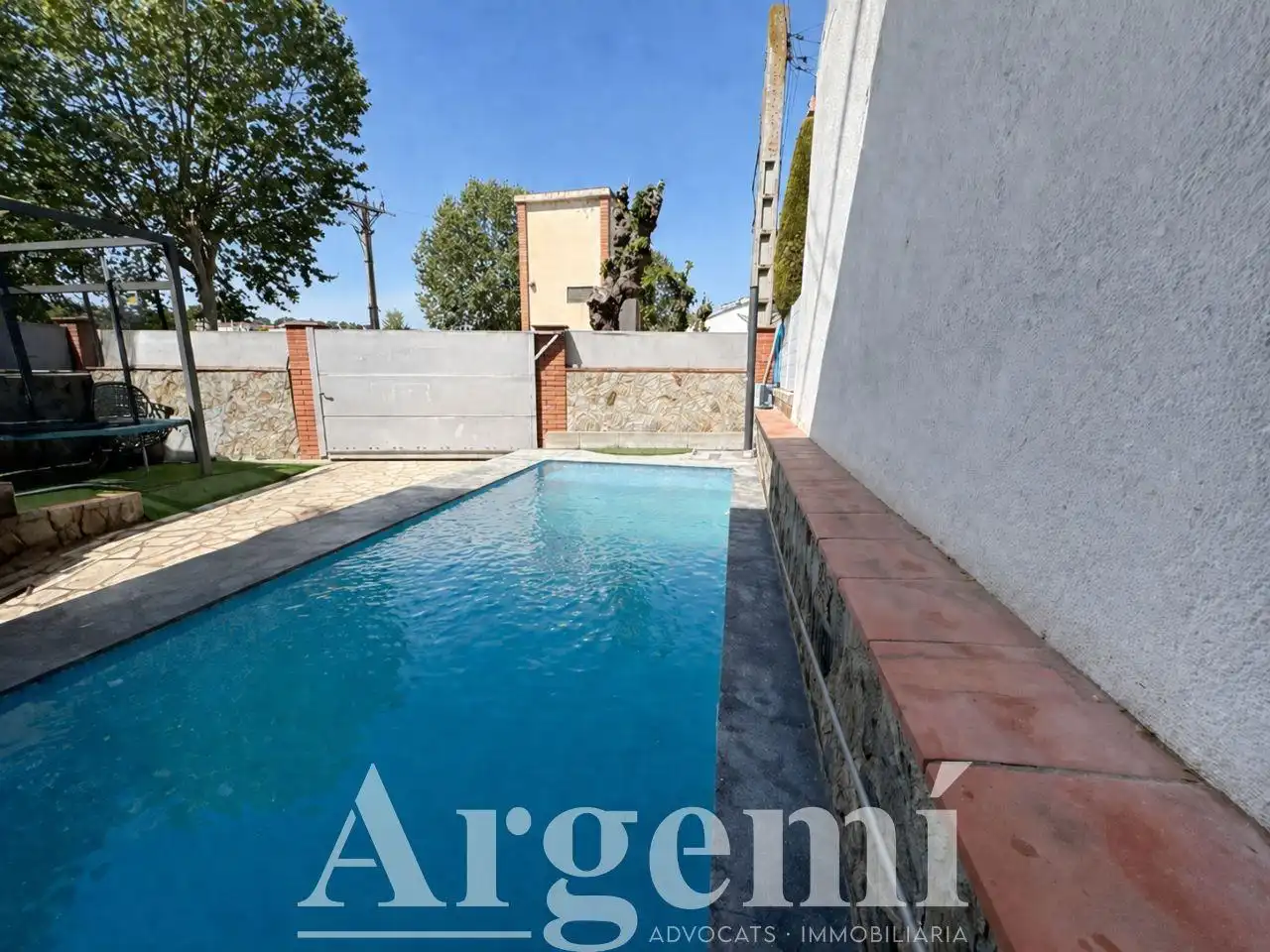 Piscina de Casa adosada en venta en Palau-solità i Plegamans con Calefacción, Jardín privado y Trastero