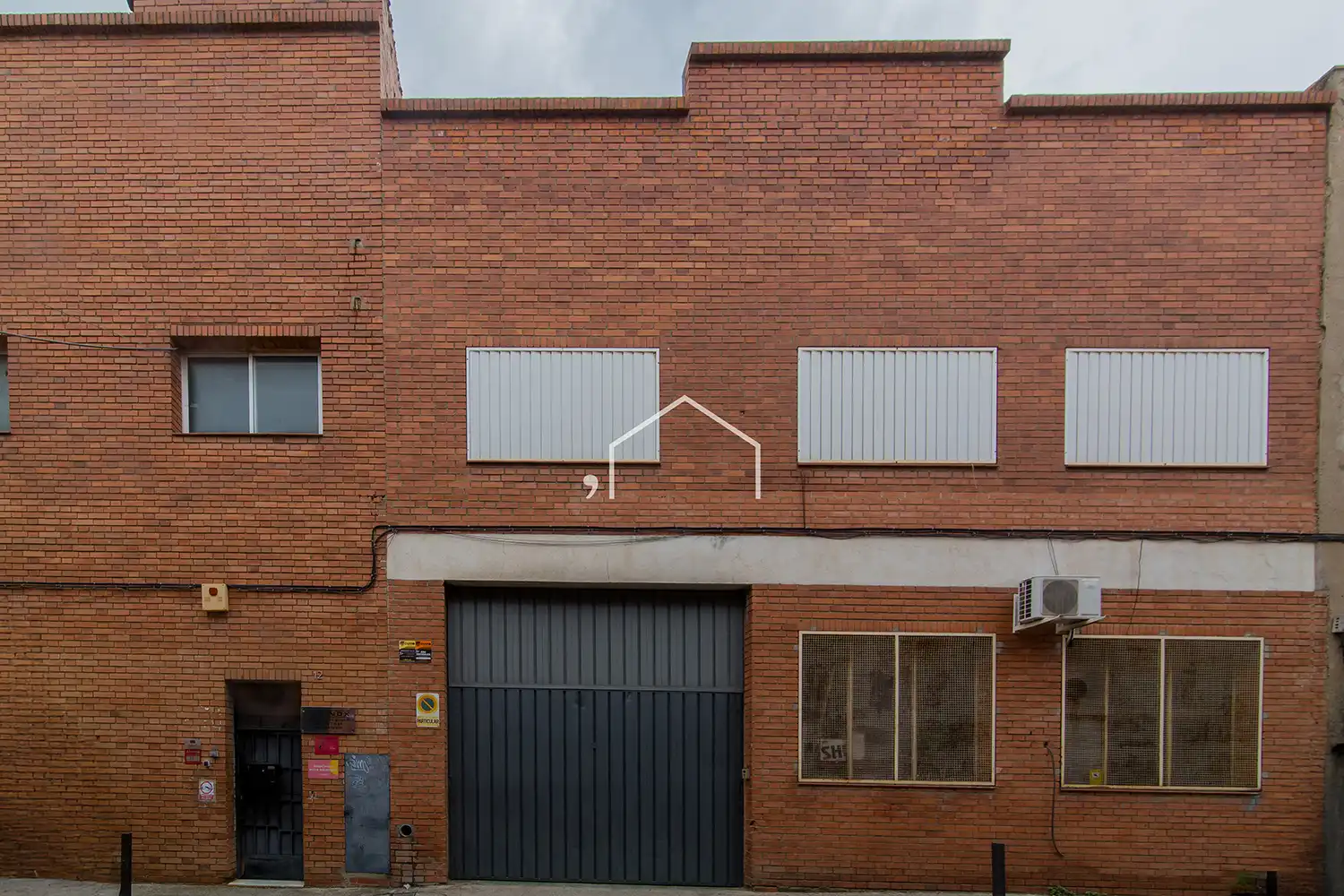 Exterior view of Industrial buildings for sale in Barcelona