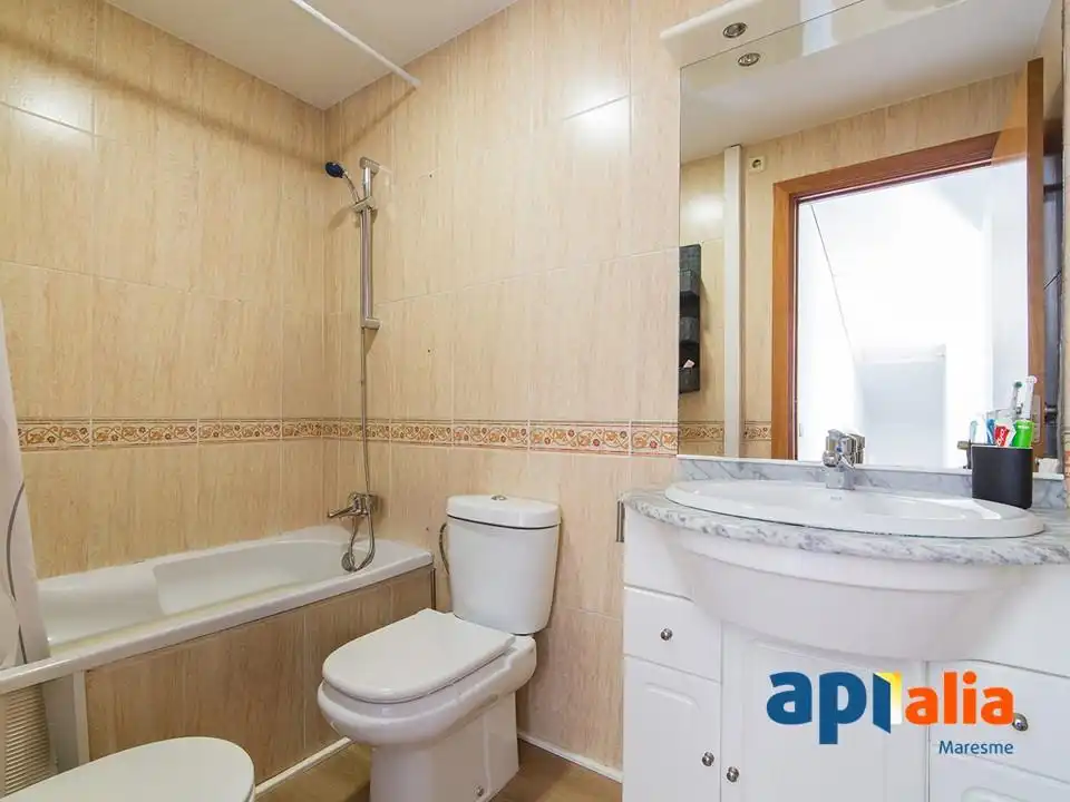 Bany de Dúplex en venda en Pineda de Mar amb Terrassa