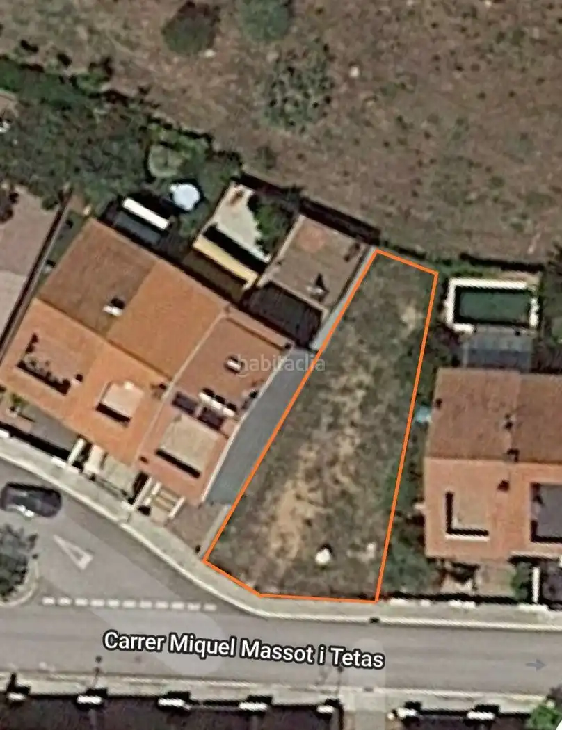 Wohnbaugrundstück zum Verkauf in Carrer Miquel Massot i Tetas 27