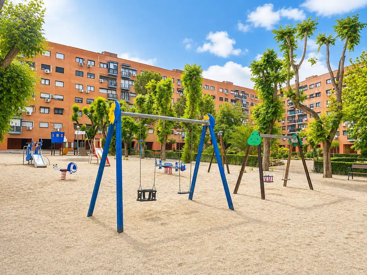 Vista exterior de Pis en venda en Torrejón de Ardoz amb Aire condicionat, Piscina i Balcó