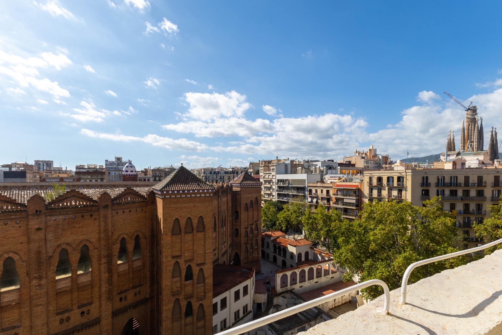 Exterior view of Attic for sale in  Barcelona Capital  with Terrace