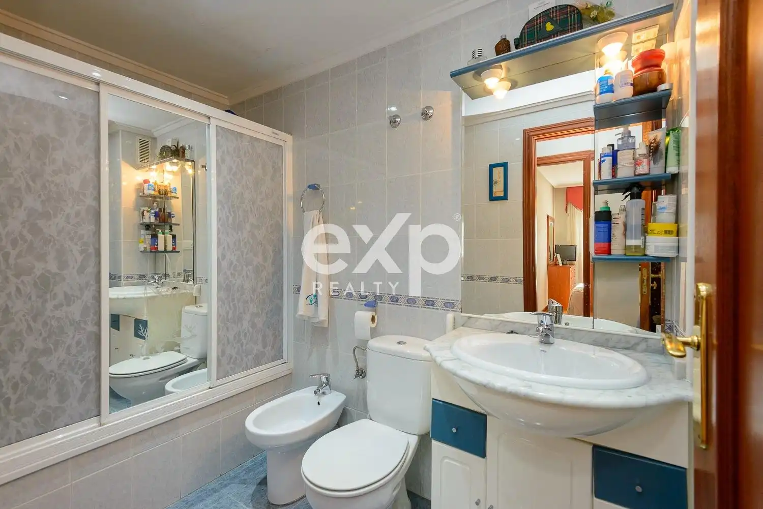 Bathroom of Flat for sale in Oviedo   with Heating, Storage room and Furnished