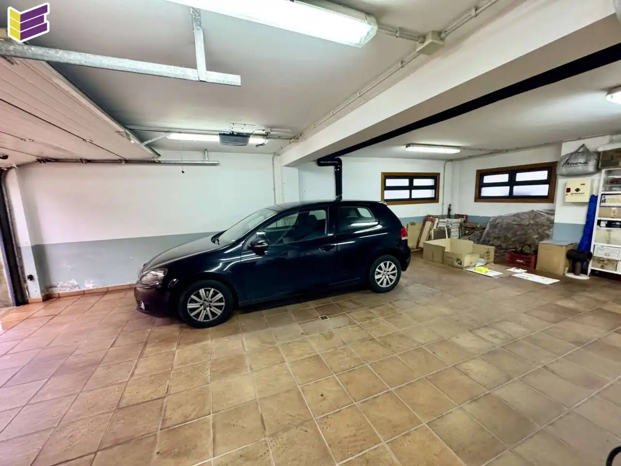 Aparcament de Casa o xalet en venda en O Porriño   amb Calefacció, Jardí privat i Parquet