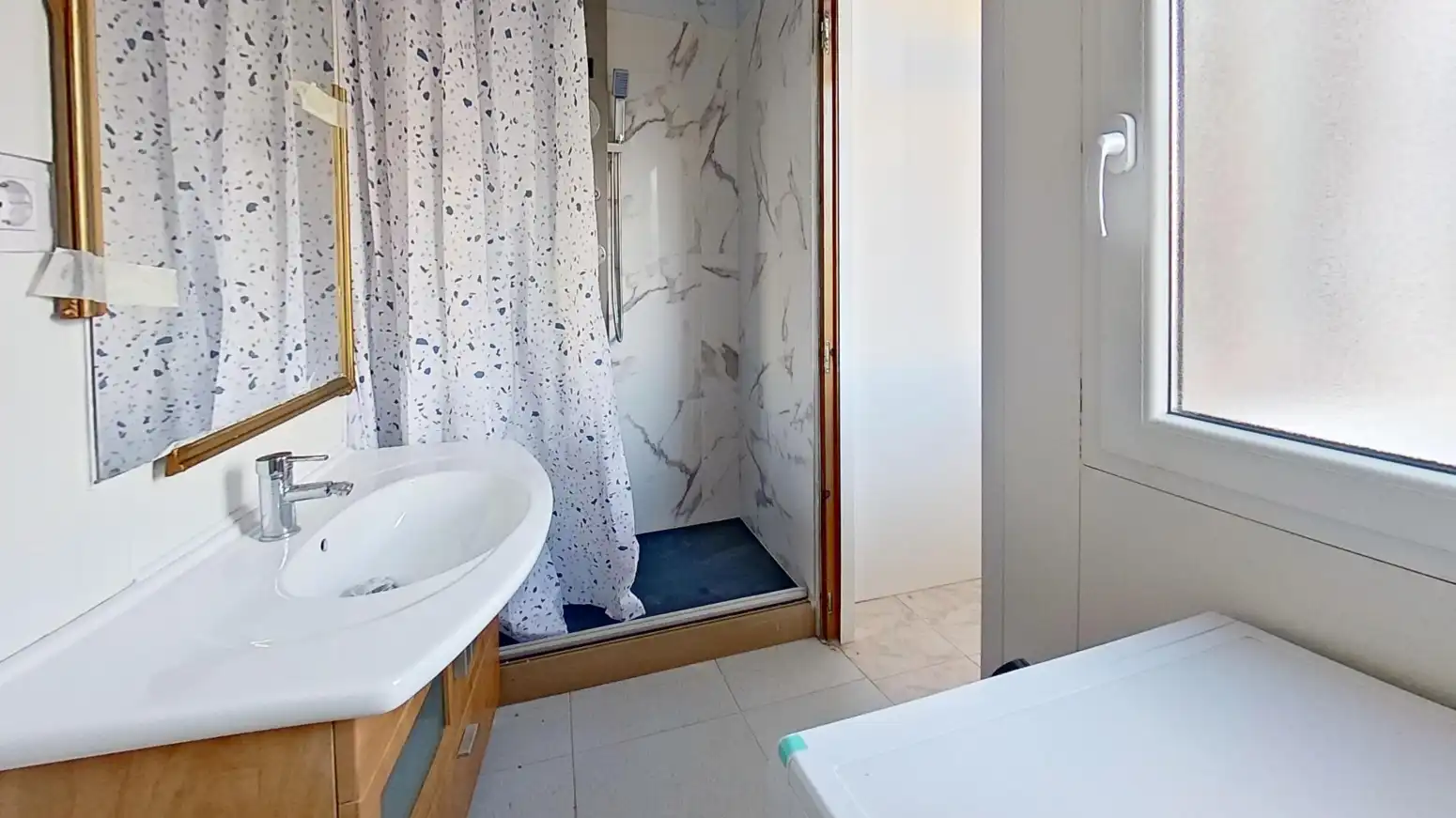 Bathroom of Flat for sale in Torrelavega   with Heating and Terrace