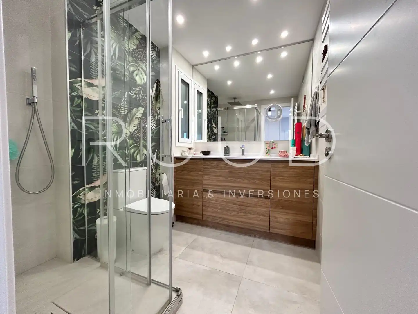Baño de Piso de alquiler en Barcelona con Aire acondicionado, Calefacción y Parquet