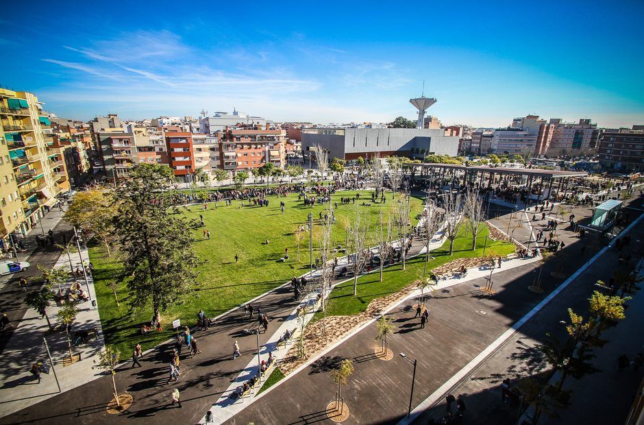 Vista exterior de Dúplex en venta en El Prat de Llobregat con Calefacción, Terraza y Balcón
