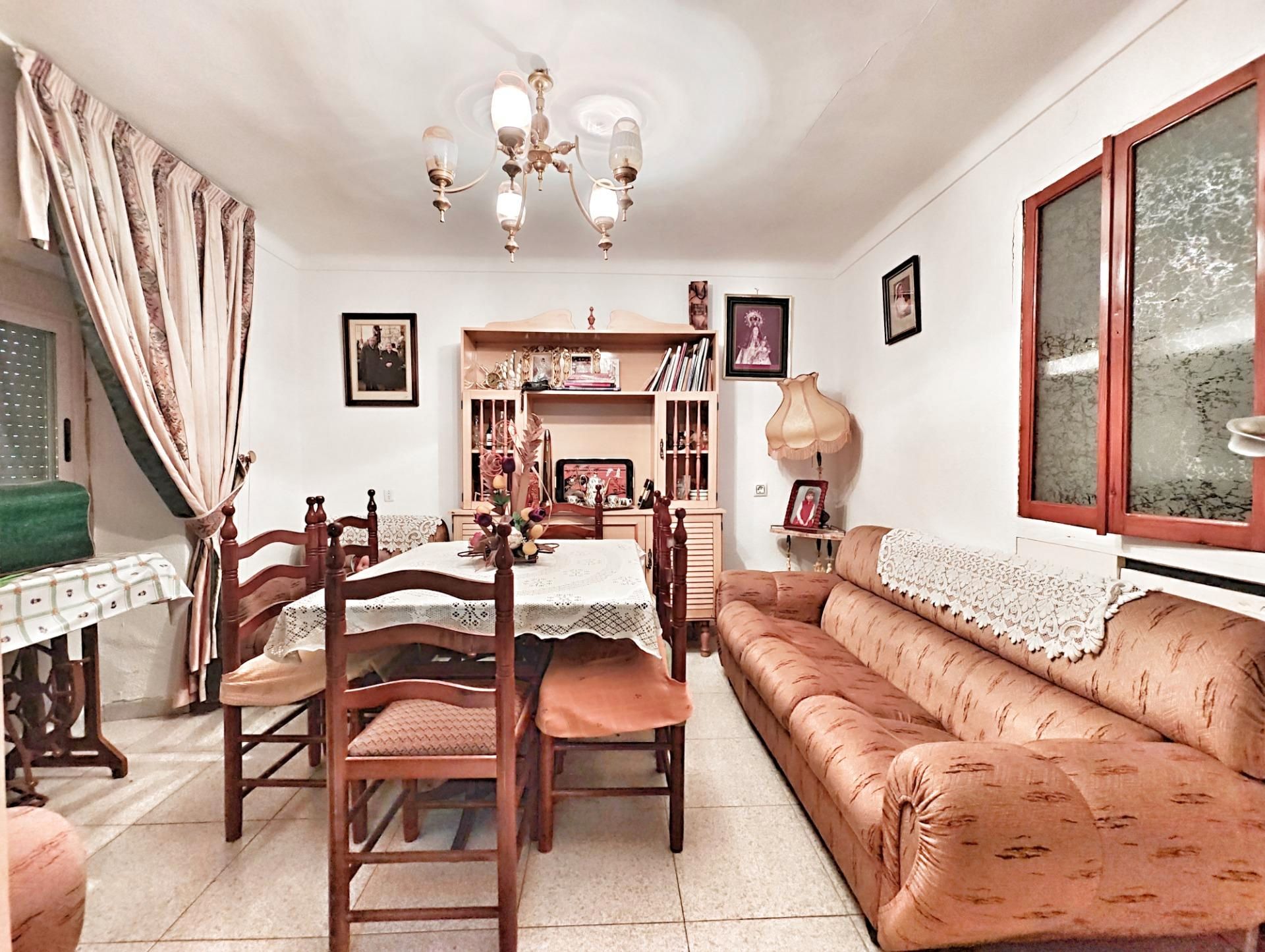 Comedor de Casa o chalet en venta en Argamasilla de Calatrava con Calefacción, Jardín privado y Trastero