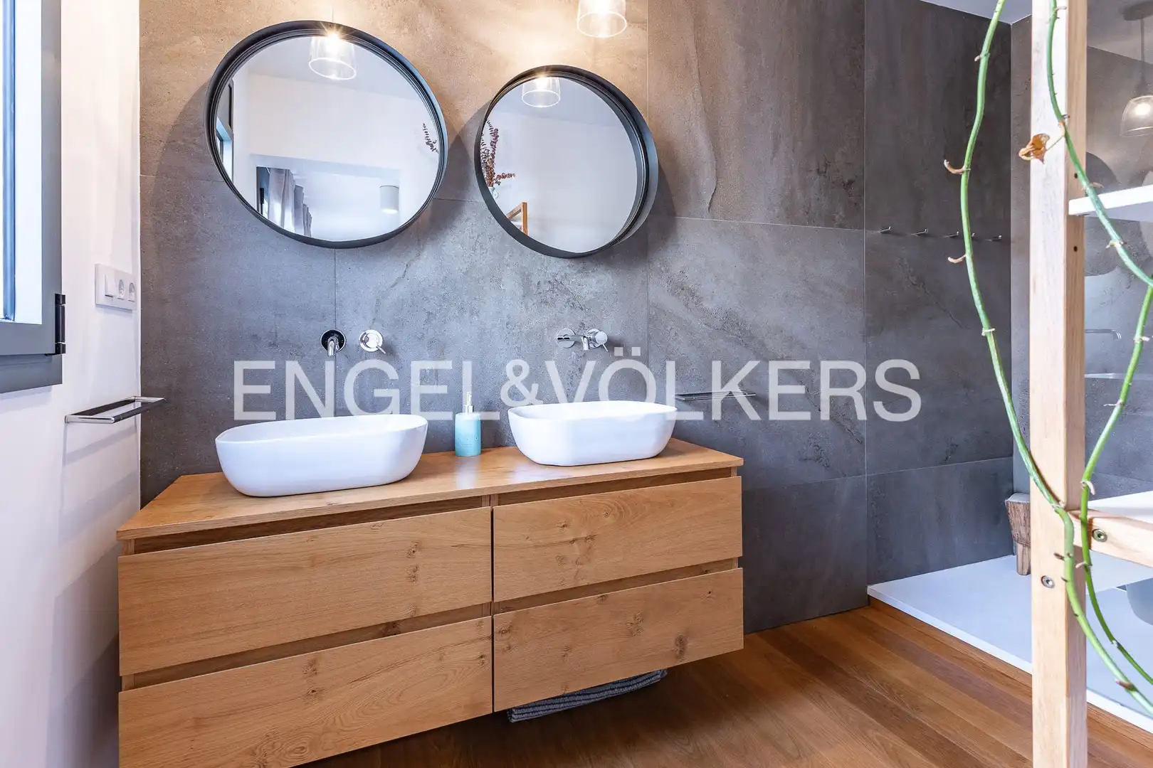 Badezimmer von Wohnungen zum Verkauf in Badalona mit Klimaanlage, Heizung und Terrasse