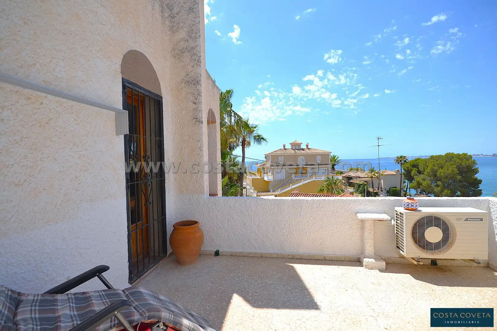Exterior view of Houses for sale in El Campello  with Air Conditioner, Private garden and Terrace