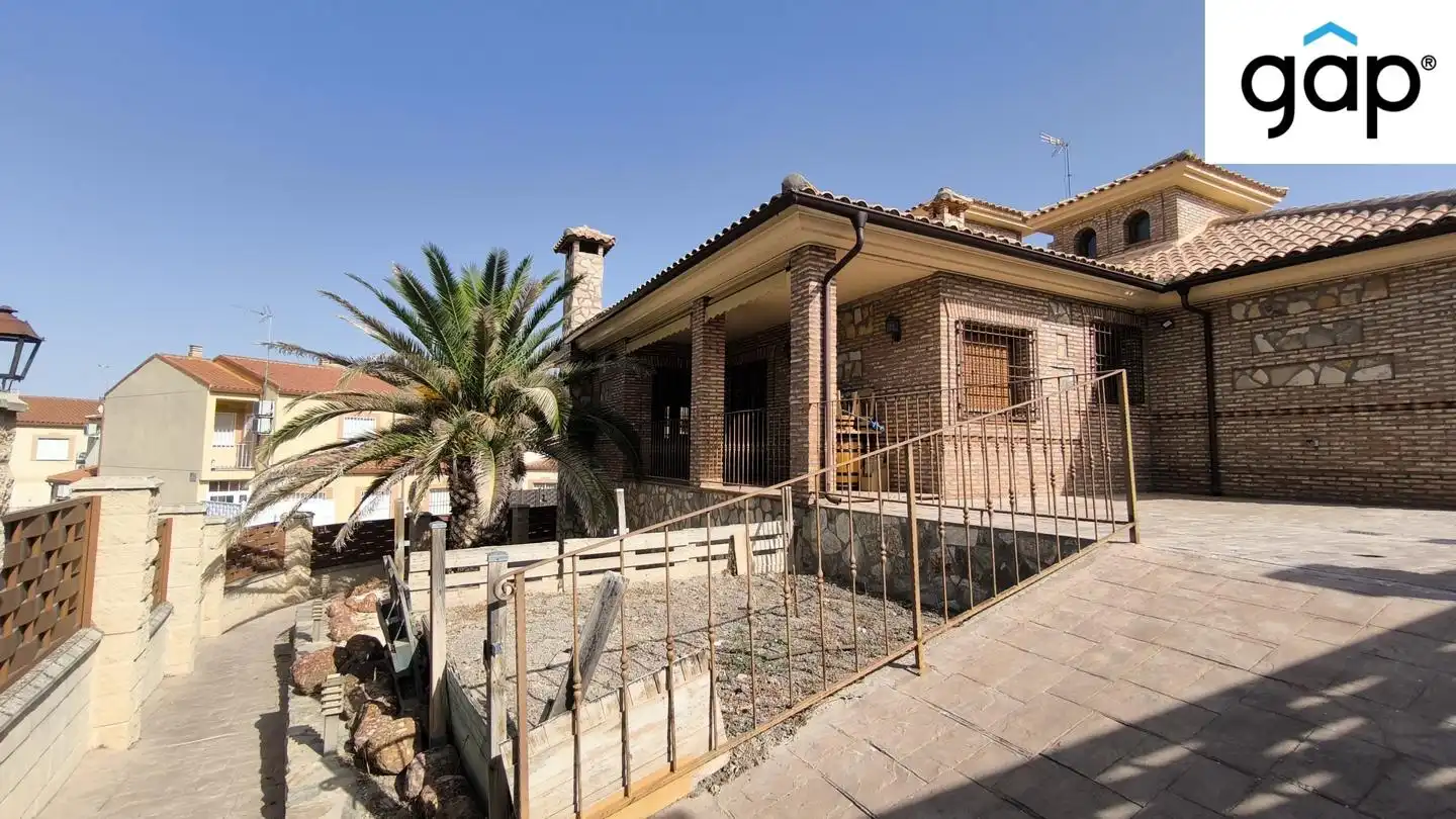 Vista exterior de Casa o chalet en venta en Horcajo de Santiago con Aire acondicionado, Calefacción y Amueblado