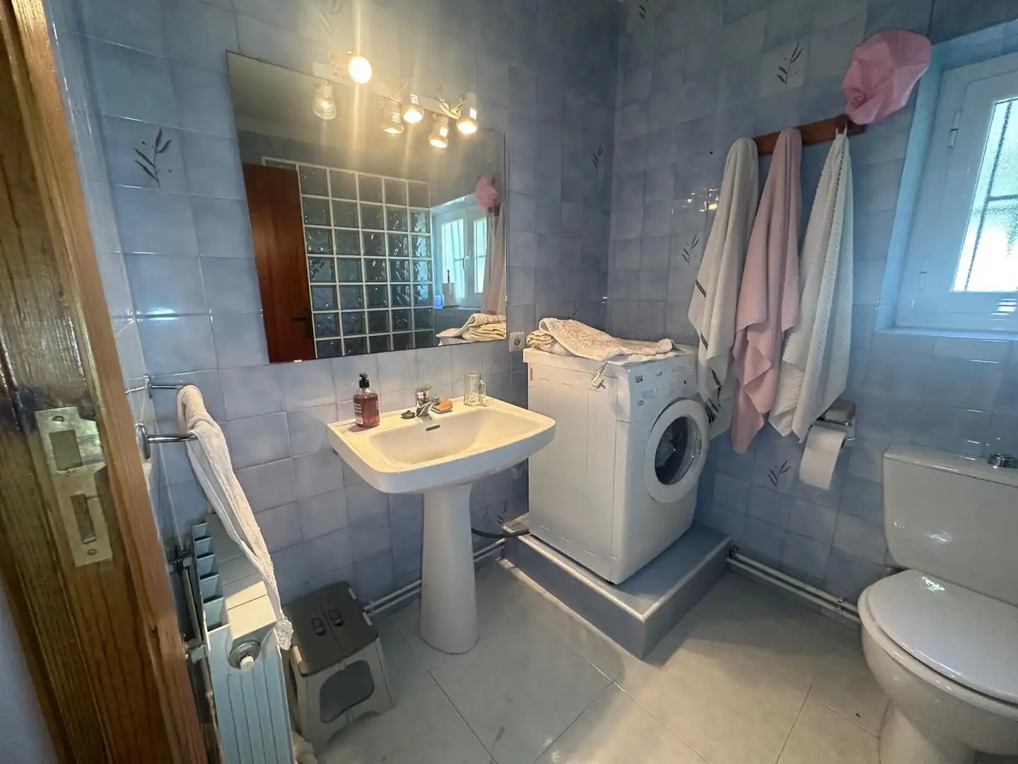 Bathroom of Houses for sale in Argamasilla de Alba  with Balcony