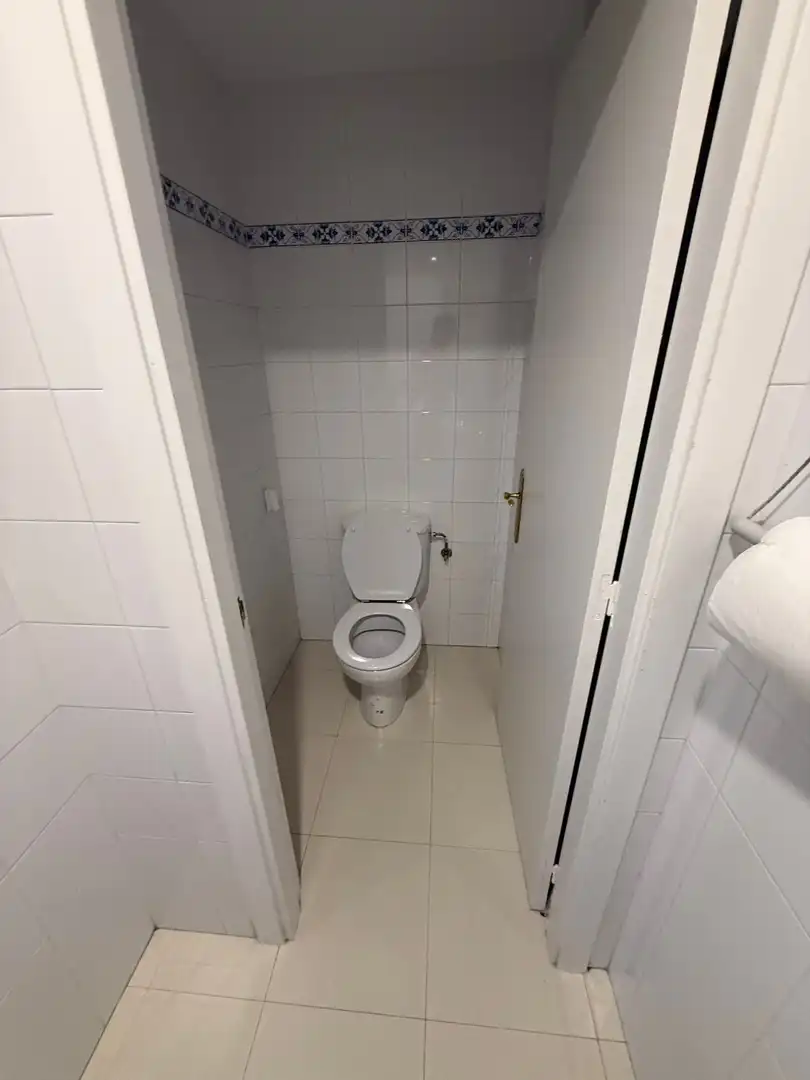 Baño de Nave industrial de alquiler en Laguardia