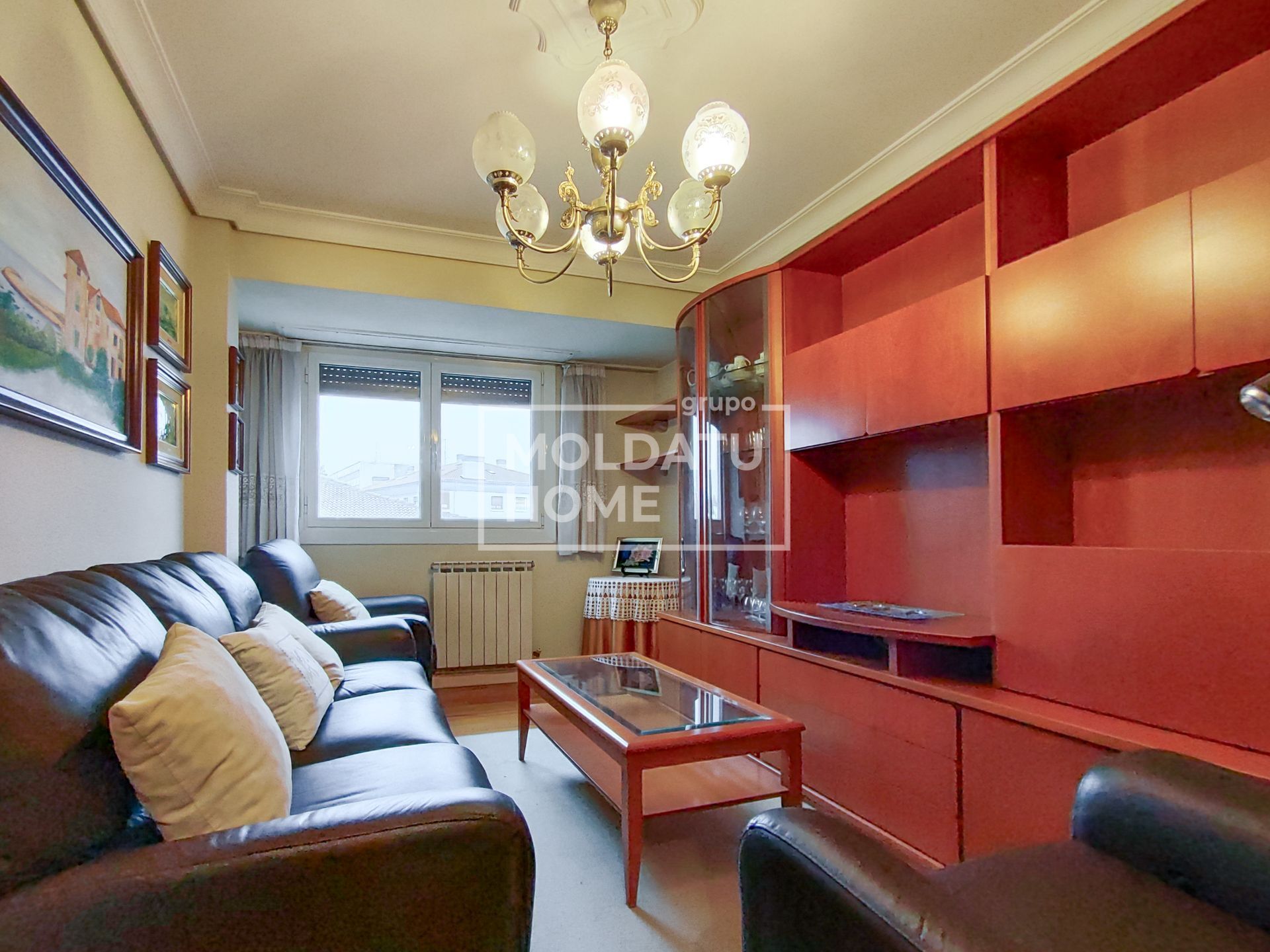 Sala d'estar de Pis en venda en Irun  amb Calefacció, Traster i Moblat