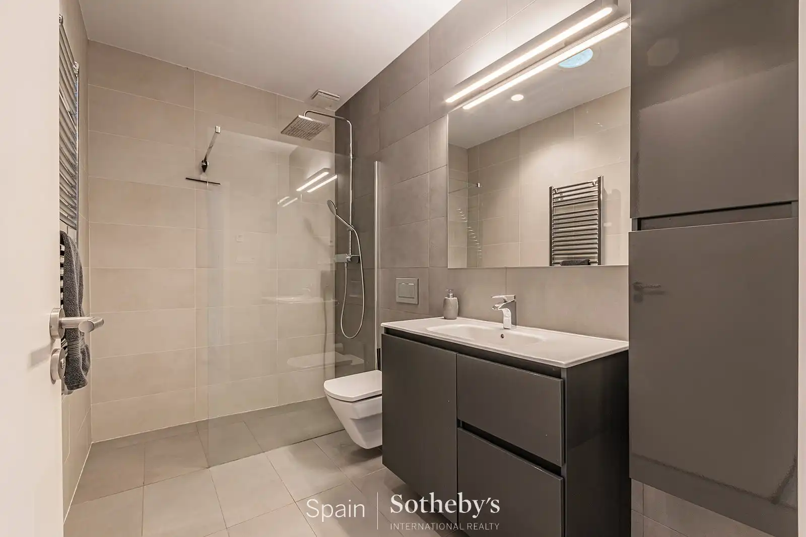 Baño de Ático en venta en Sant Just Desvern con Aire acondicionado, Terraza y Trastero